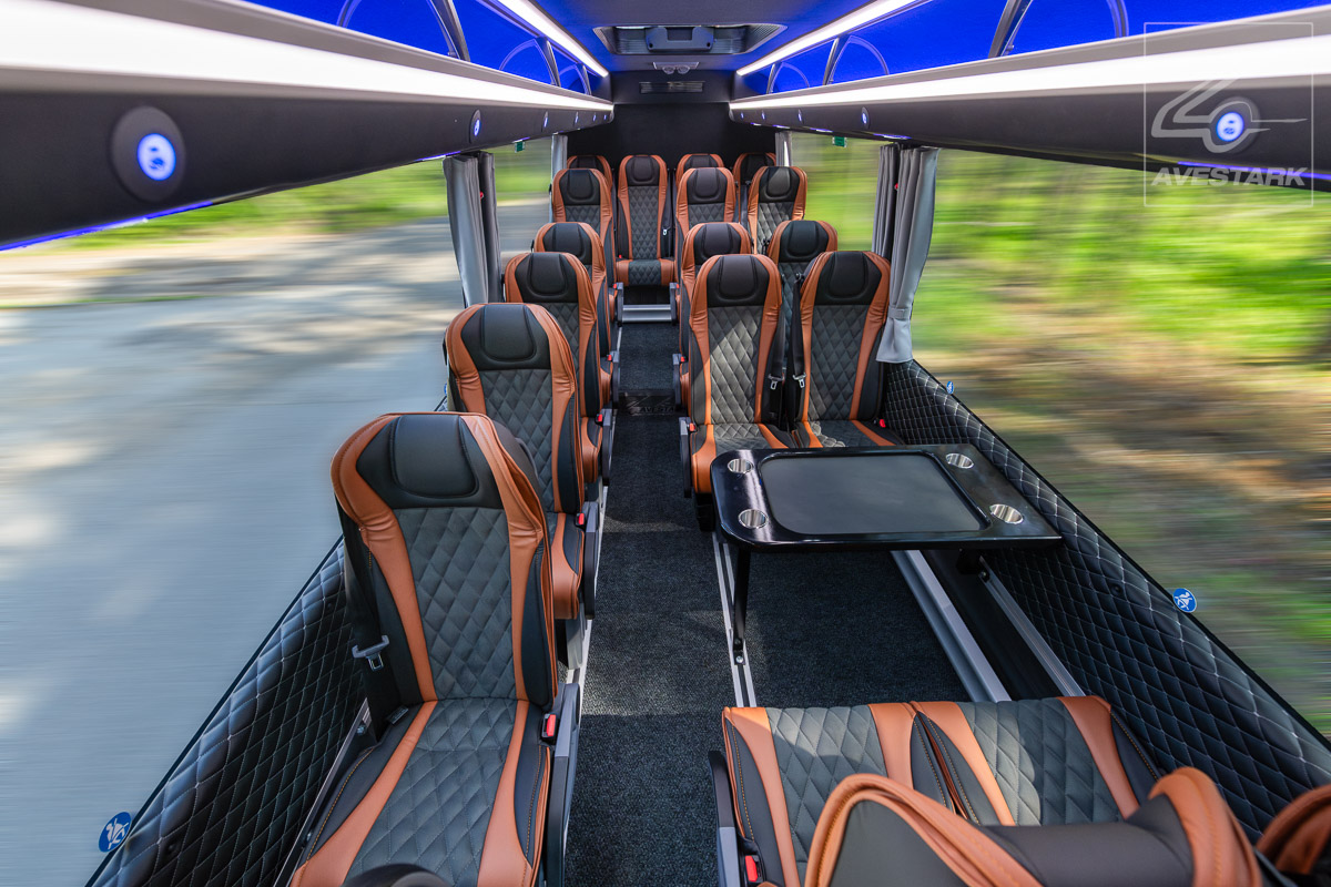 Avestark VIP Bussi sisältä